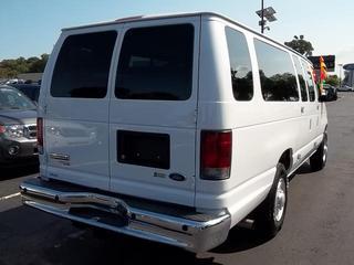 Ford Econoline Wagon 2011 photo 5