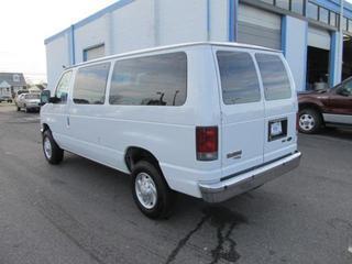 Ford Econoline Wagon 2011 photo 5