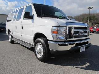 Ford Econoline Wagon 2011 photo 4