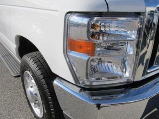 Ford Econoline Wagon 2011 photo 5