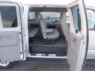 Ford Econoline Wagon 2011 photo 3