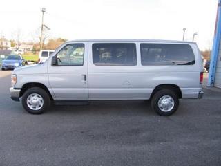 Ford Econoline Wagon 2011 photo 4