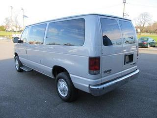 Ford Econoline Wagon 2011 photo 5