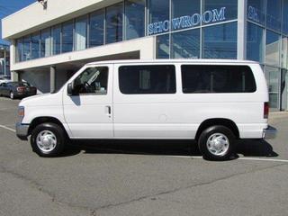 Ford Econoline Wagon 2011 photo 4