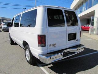 Ford Econoline Wagon 2011 photo 5