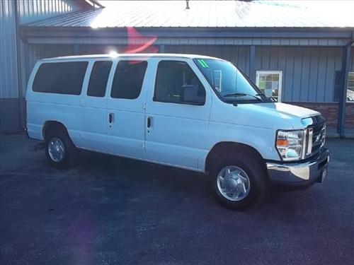 Ford Econoline Wagon 2011 photo 3