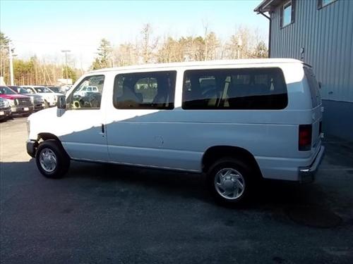 Ford Econoline Wagon 2011 photo 4