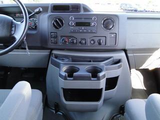 Ford Econoline Wagon 2011 photo 1