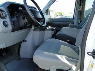 Ford Econoline Wagon 2011 photo 3