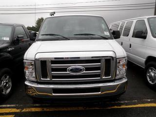 Ford Econoline Wagon 2011 photo 4