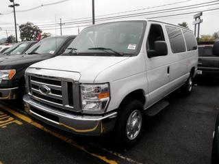 Ford Econoline Wagon 2011 photo 5