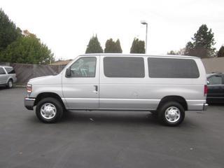 Ford Econoline Wagon 2011 photo 1