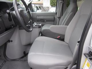 Ford Econoline Wagon 2011 photo 3