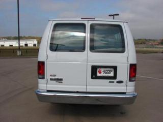 Ford Econoline Wagon 2011 photo 1