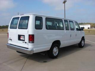 Ford Econoline Wagon 2011 photo 3
