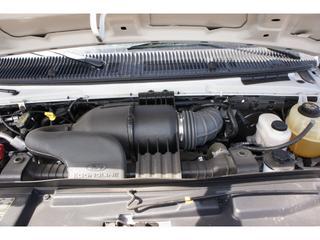 Ford Econoline Wagon 2011 photo 2