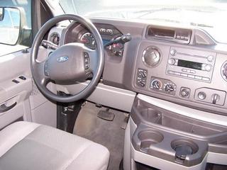 Ford Econoline Wagon 2011 photo 1