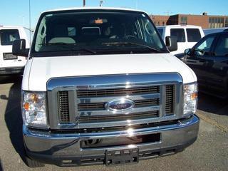 Ford Econoline Wagon 2011 photo 4