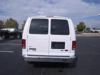 Ford Econoline Wagon 2011 photo 4
