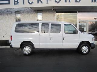 Ford Econoline Wagon 2011 photo 1