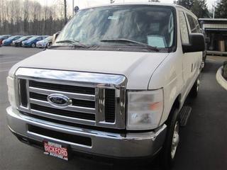 Ford Econoline Wagon 2011 photo 3