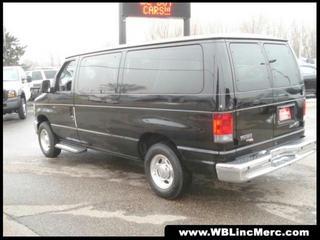 Ford Econoline Wagon 2011 photo 3