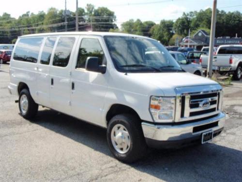 Ford Econoline Wagon 2011 photo 1