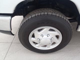 Ford Econoline Wagon 2011 photo 1