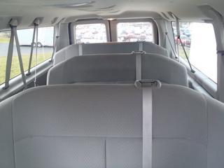 Ford Econoline Wagon 2011 photo 3