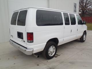 Ford Econoline Wagon 2011 photo 5