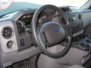 Ford Econoline Wagon 2011 photo 4
