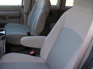 Ford Econoline Wagon 2011 photo 5