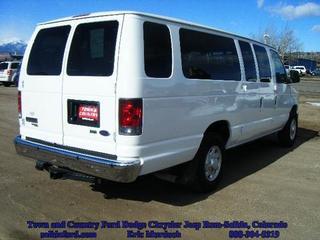 Ford Econoline Wagon 2011 photo 5