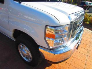 Ford Econoline Wagon 2011 photo 1