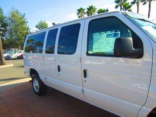 Ford Econoline Wagon 2011 photo 2