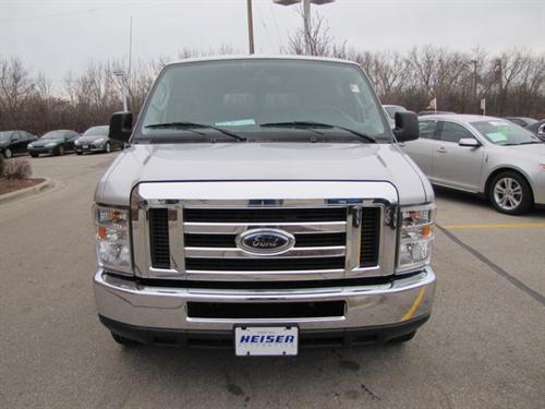 Ford Econoline Wagon 2011 photo 1