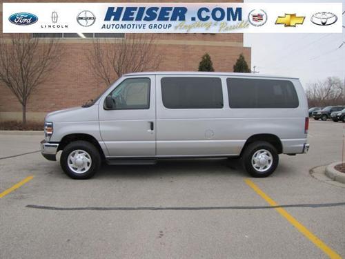 Ford Econoline Wagon 2011 photo 3