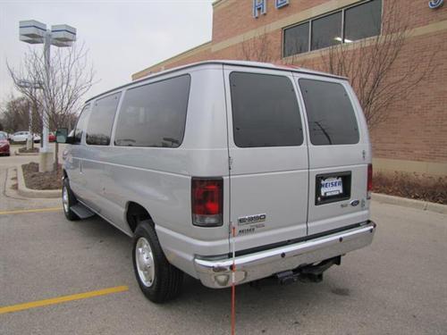 Ford Econoline Wagon 2011 photo 5