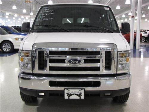 Ford Econoline Wagon 2011 photo 1