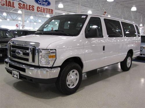 Ford Econoline Wagon 2011 photo 2