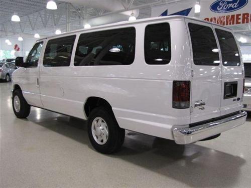 Ford Econoline Wagon 2011 photo 3