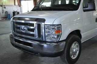 Ford Econoline Wagon 2011 photo 1