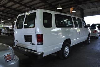 Ford Econoline Wagon 2011 photo 3