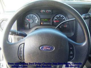 Ford Econoline Wagon 2011 photo 1