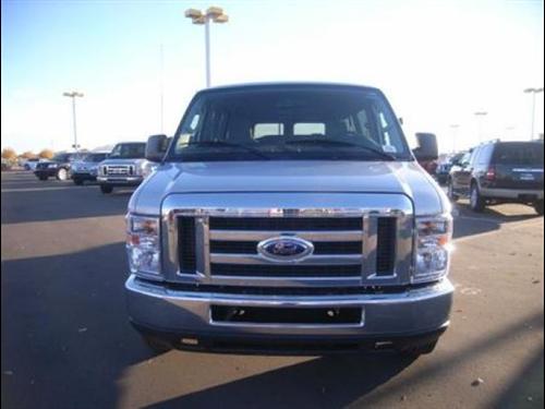 Ford Econoline Wagon 2011 photo 1