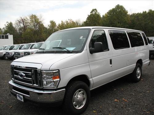 Ford Econoline Wagon 2011 photo 4