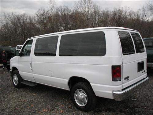Ford Econoline Wagon 2011 photo 4