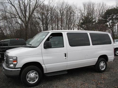 Ford Econoline Wagon 2011 photo 5