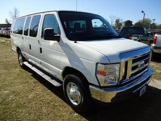 Ford Econoline Wagon 2011 photo 3