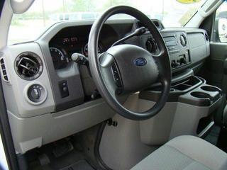 Ford Econoline Wagon 2011 photo 1